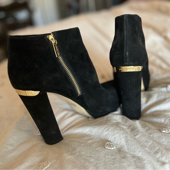 Michael Kors Haven Ankle Boots - Picture 1 of 4